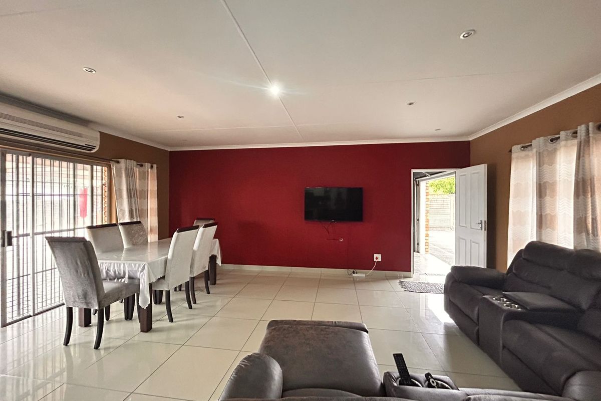 Perfect Family Home in Birdswood - Photo 2