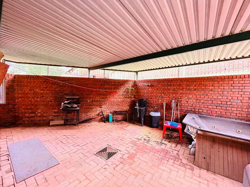 3 Bedroom Home in a Secure Complex - Photo 7