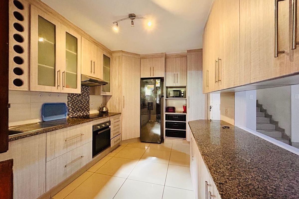 3 Bedroom Home in a Secure Complex - Photo 4