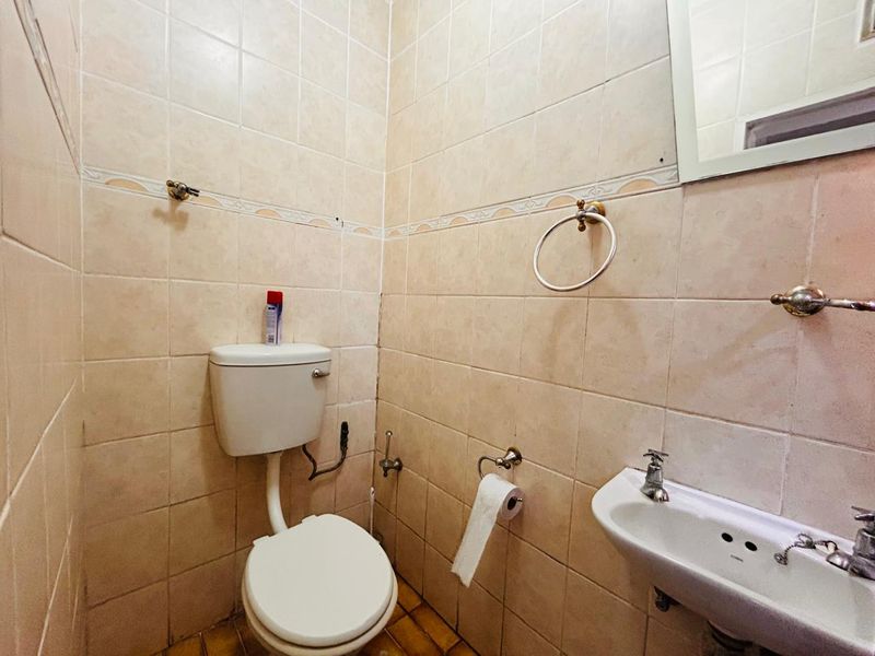 3 Bedroom Home in a Secure Complex - Photo 9