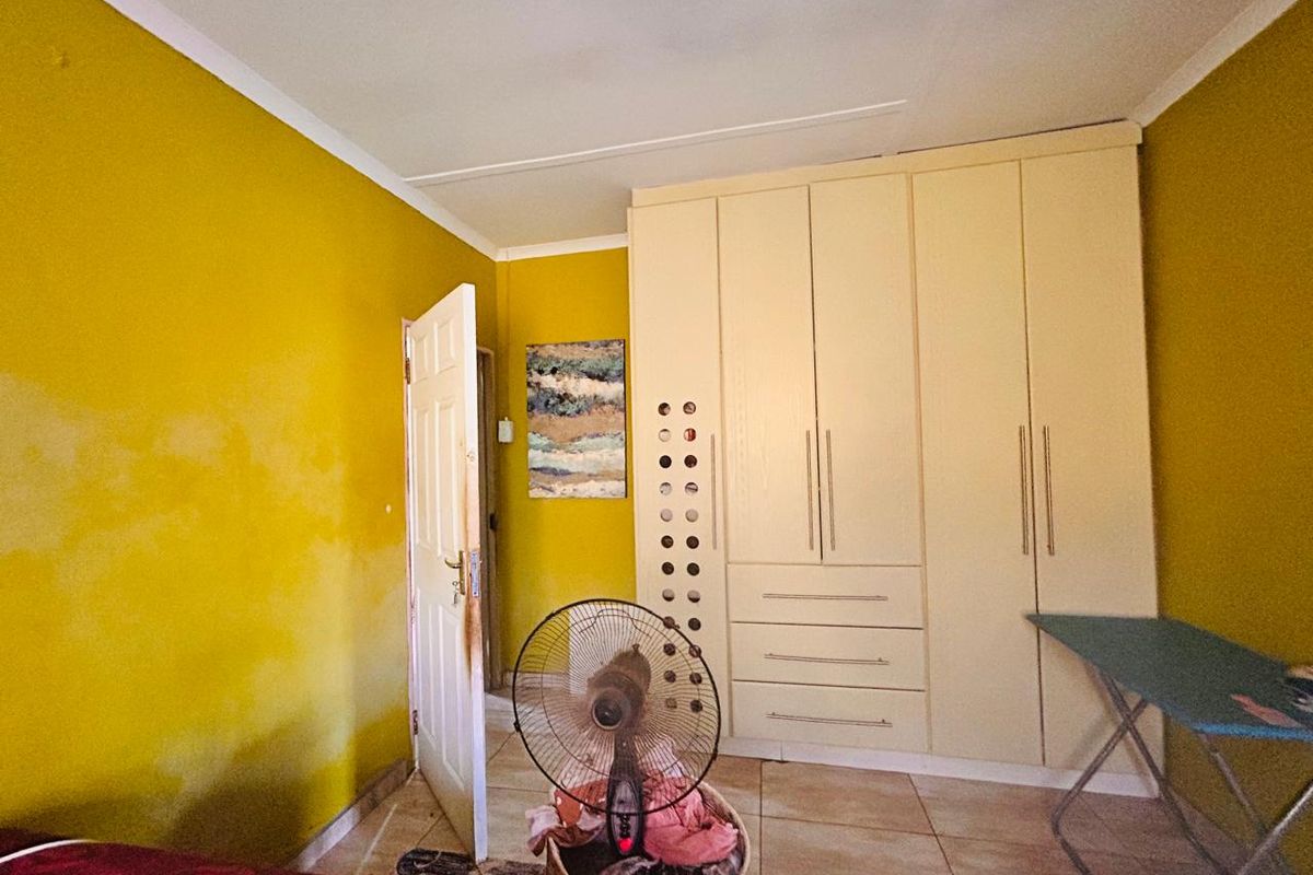 Investment Property for Sale – KwaDlangwezwa - Photo 5