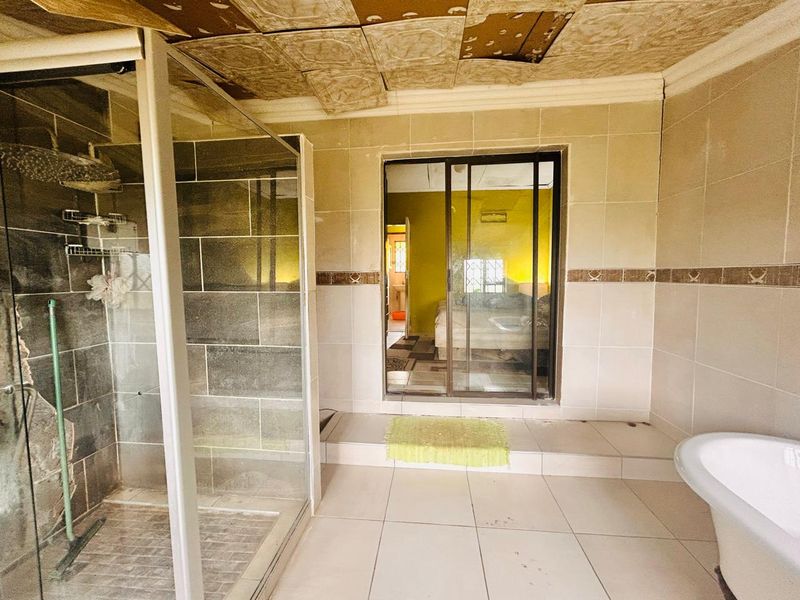 Investment Property for Sale – KwaDlangwezwa - Photo 8