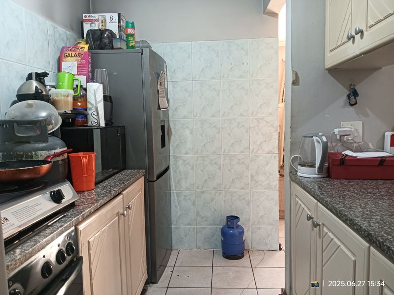 Charming 2 Bedroom Simplex - Photo 6