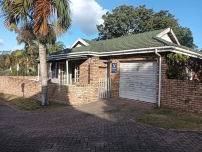 Charming 2 Bedroom Simplex - Photo 1