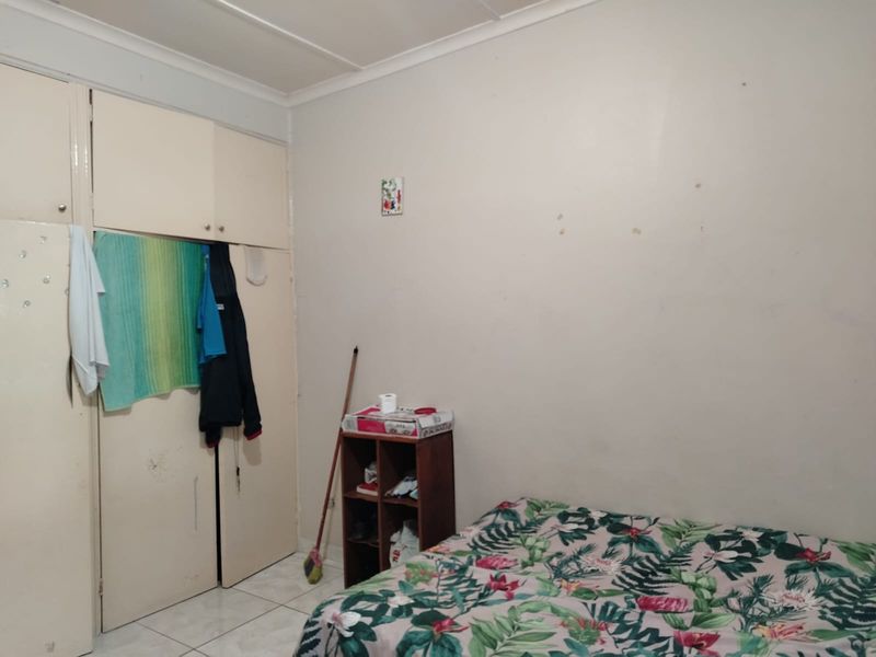 Prime Location with Huge Potential , 2 Bedroom Home with Pool - Photo 10