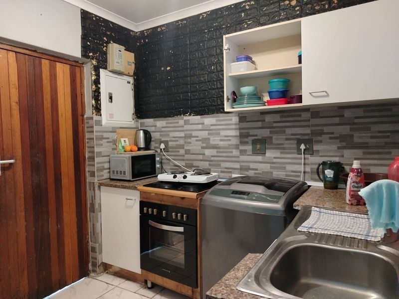 Charming 3 Bedroom Duplex in the Heart of Arboretum - Photo 8