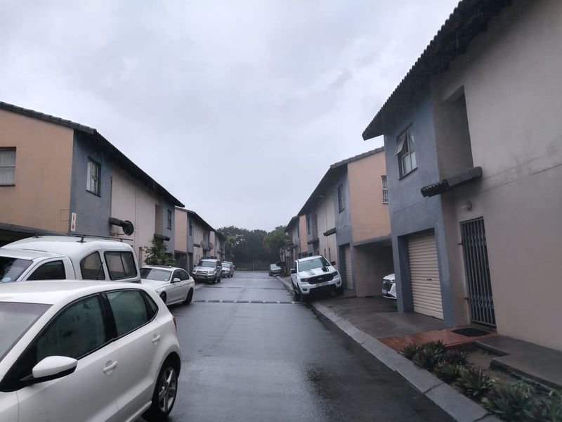 Charming 3 Bedroom Duplex in the Heart of Arboretum - Photo 2