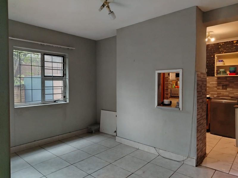 Charming 3 Bedroom Duplex in the Heart of Arboretum - Photo 5