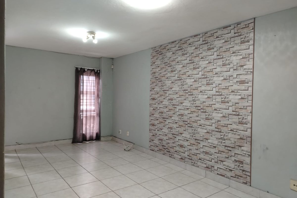 Charming 3 Bedroom Duplex in the Heart of Arboretum - Photo 4