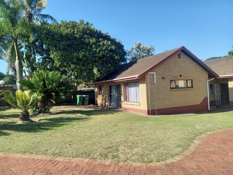 Spacious Family Home with Additional Flatlet and Expansion Potential - Photo 2