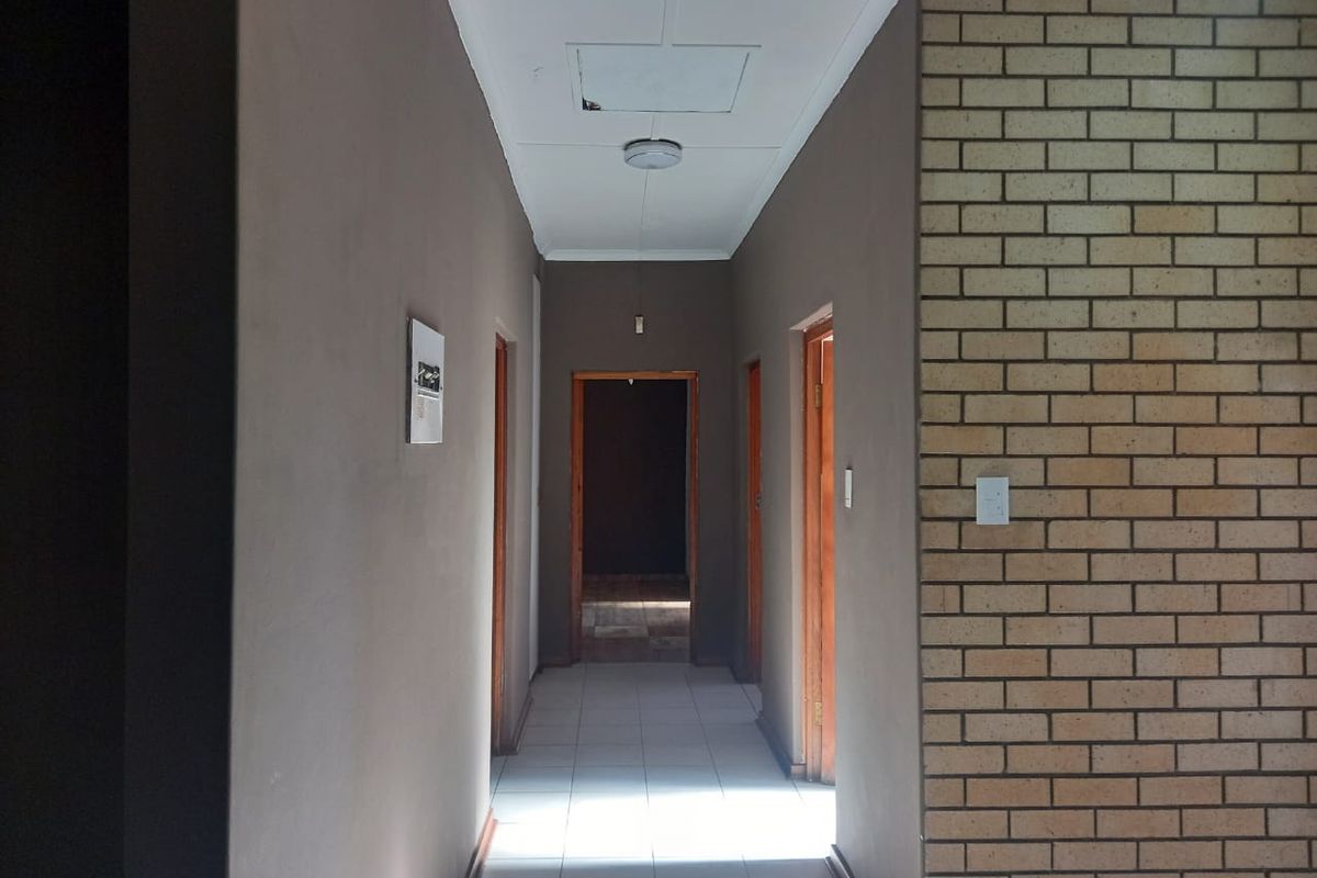 Spacious Family Home with Additional Flatlet and Expansion Potential - Photo 3