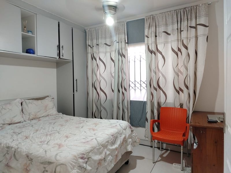 Neat Ground Floor 2 Bedroom Unit in Sought  After CBD Complex - Photo 9