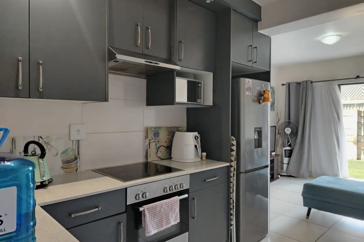 Neat Ground Floor 2 Bedroom Unit in Sought  After CBD Complex - Photo 5