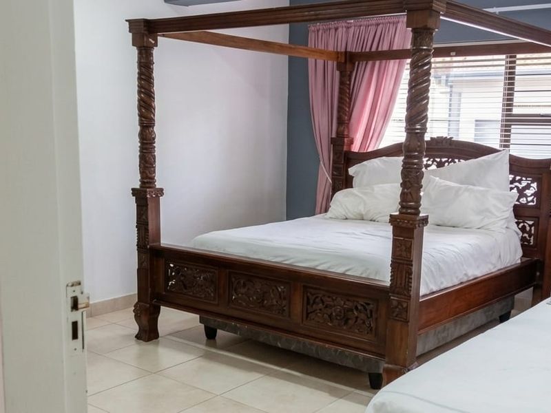 LUXURY AND LIFESTLYE HOME - Photo 9