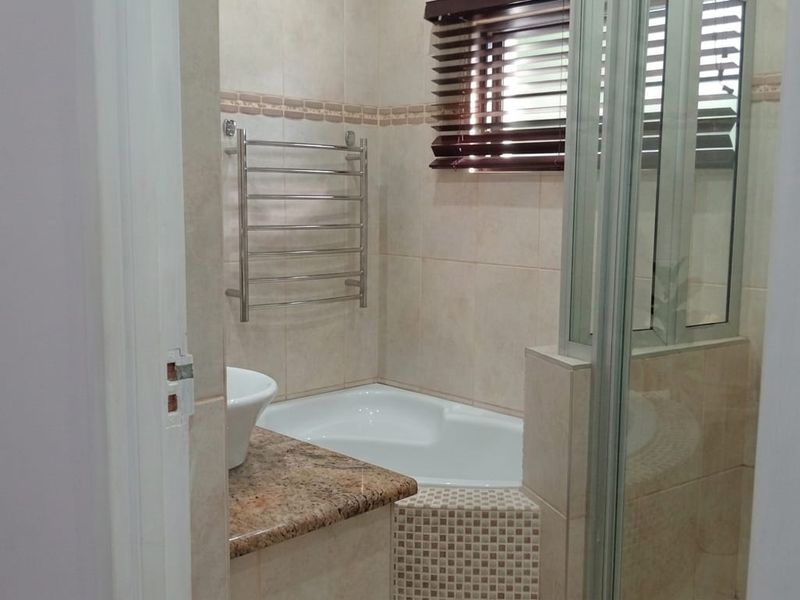 LUXURY AND LIFESTLYE HOME - Photo 10
