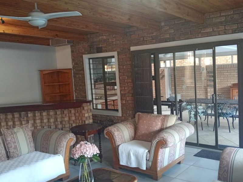 WELCOME TO THE 3BEDROOM HOUSE - Photo 5