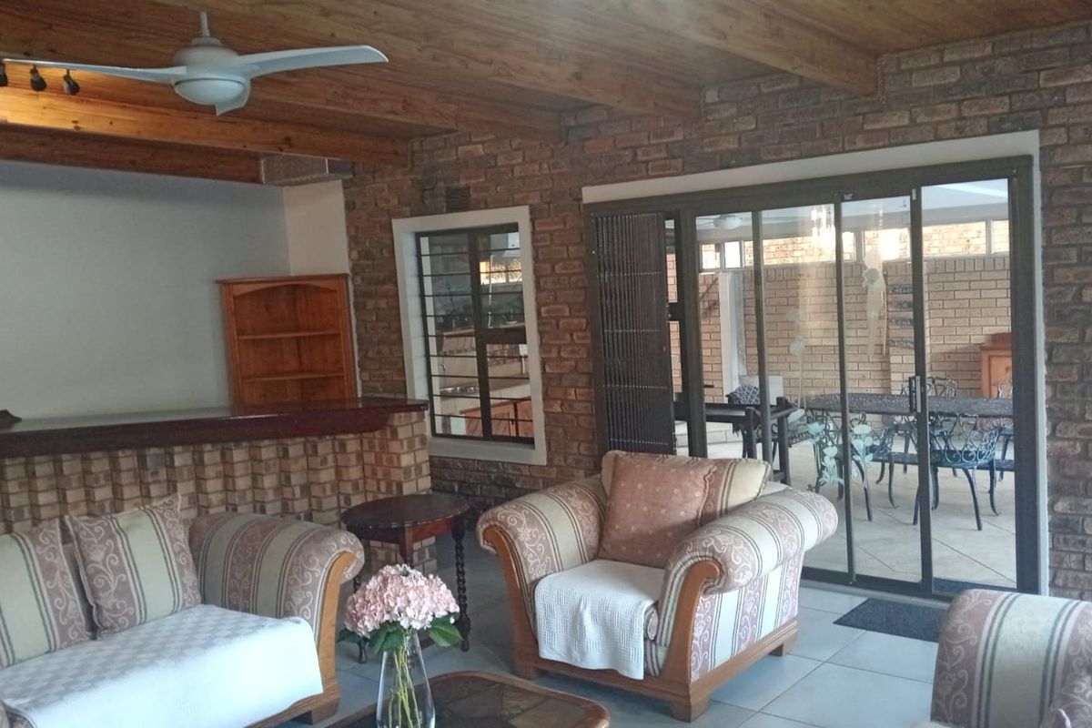 WELCOME TO THE 3BEDROOM HOUSE - Photo 5
