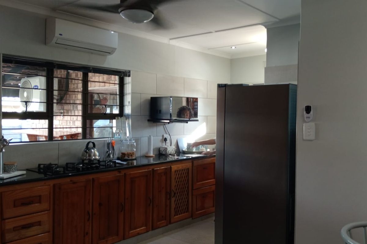 WELCOME TO THE 3BEDROOM HOUSE - Photo 3