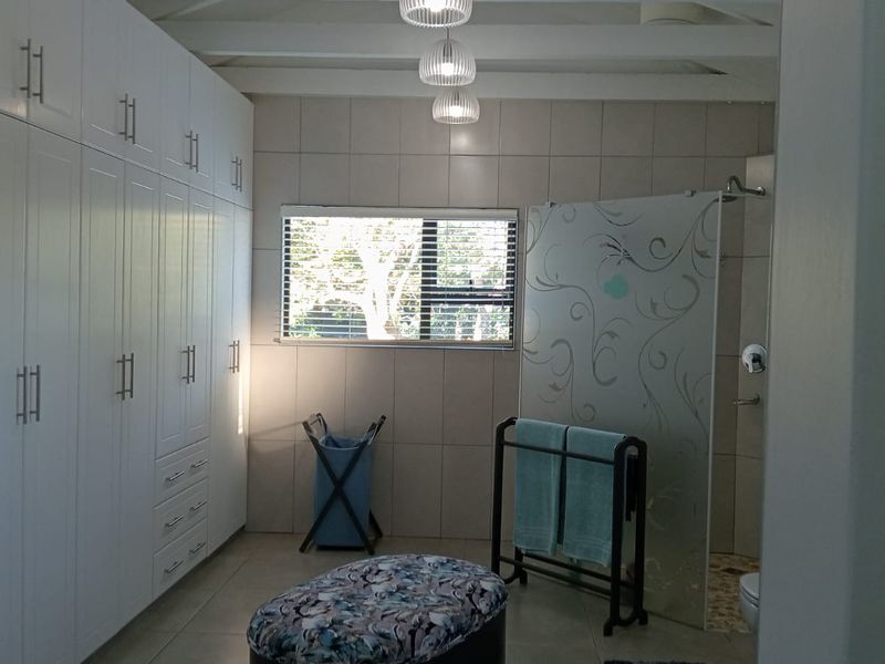WELCOME TO THE 3BEDROOM HOUSE - Photo 9