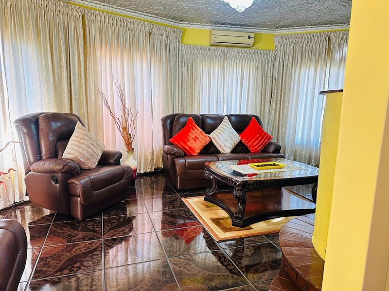 4 Bedroom House For Sale In Grantham Park, Empangeni - Photo 8