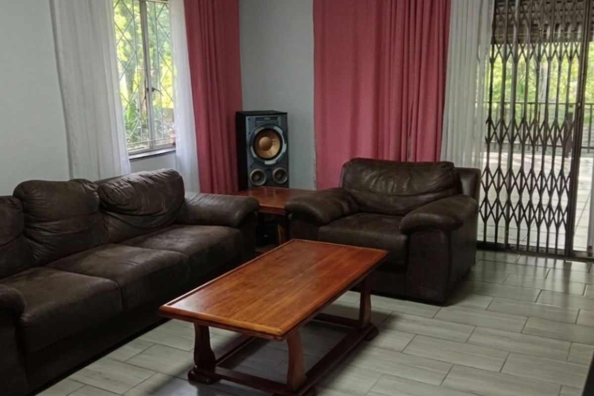 3 Bedroom House For Sale In Arboretum - Photo 3