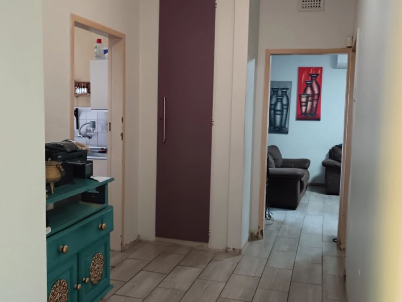 3 Bedroom House For Sale In Arboretum - Photo 8