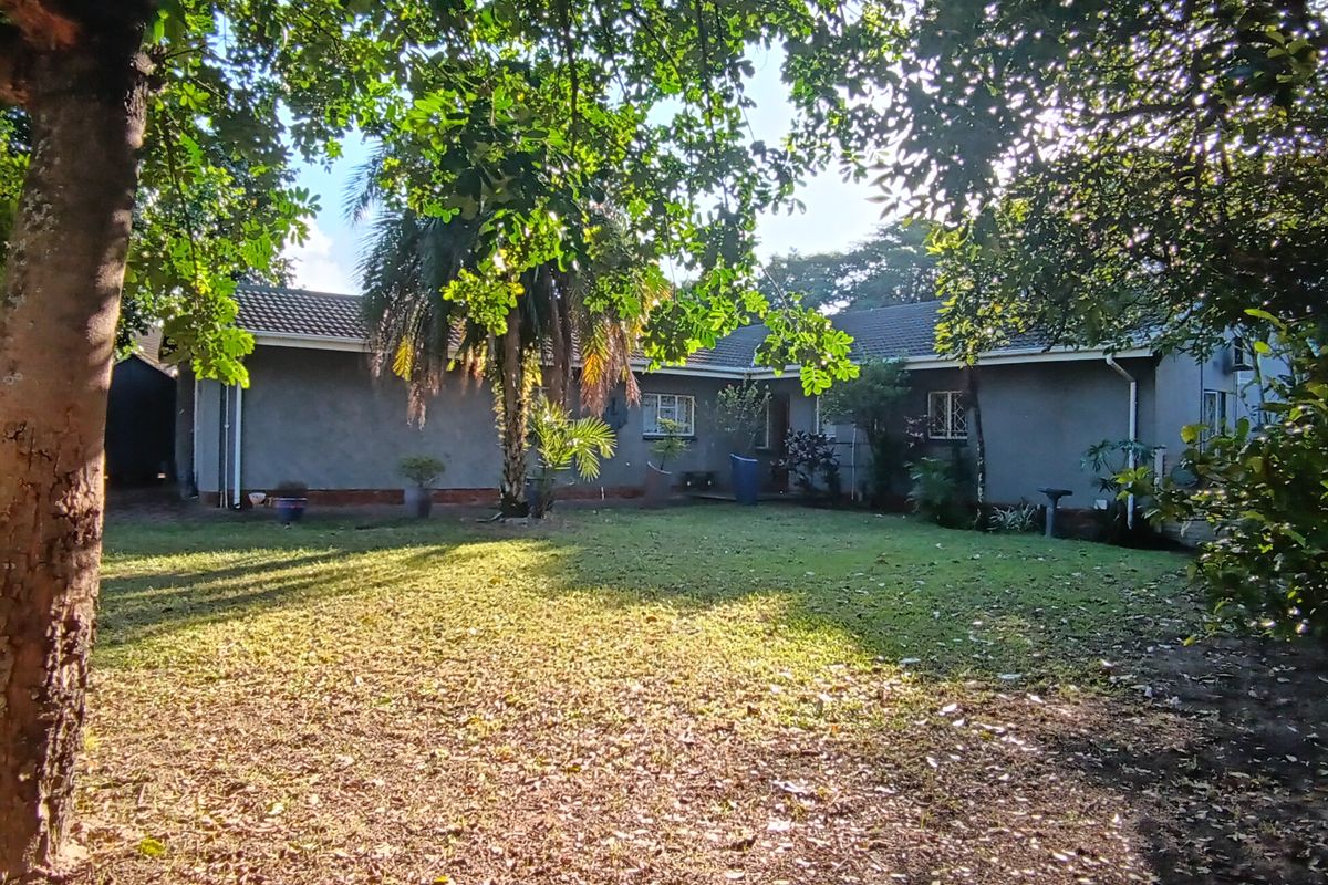 3 Bedroom House For Sale In Arboretum - Photo 2