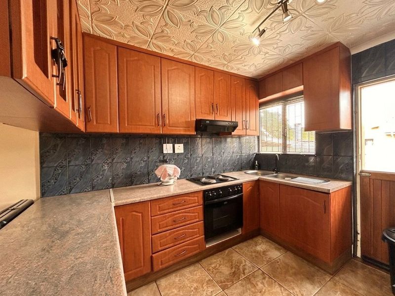 THE PERFECT PROPERTY TO CALL HOME - Photo 4