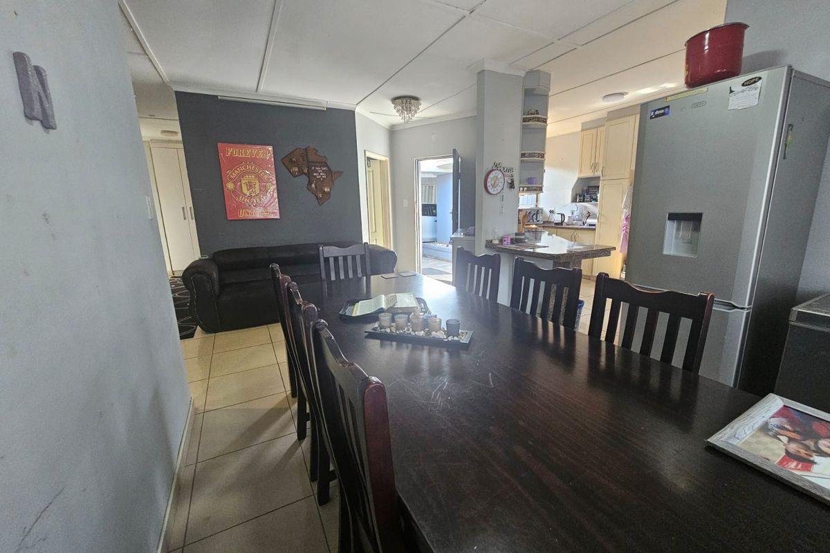 Family Home With Extra Rental Income - Photo 3