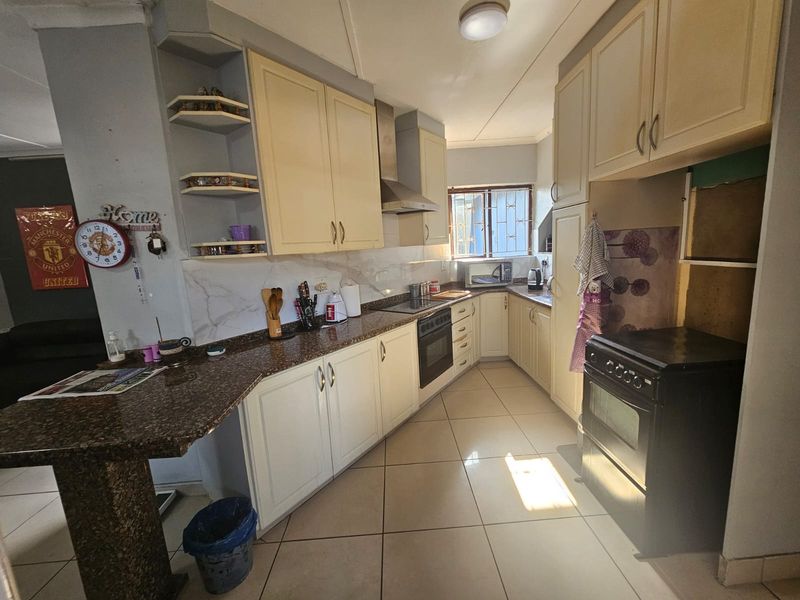 Family Home With Extra Rental Income - Photo 7