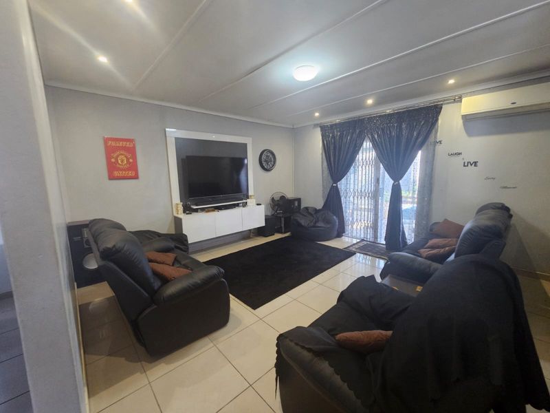 Family Home With Extra Rental Income - Photo 2