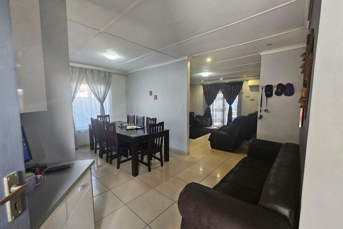 Family Home With Extra Rental Income - Photo 5