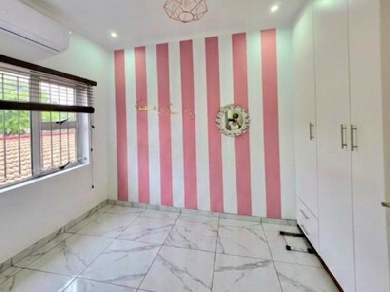 2 bedroom Duplex in Meerensee - Photo 3