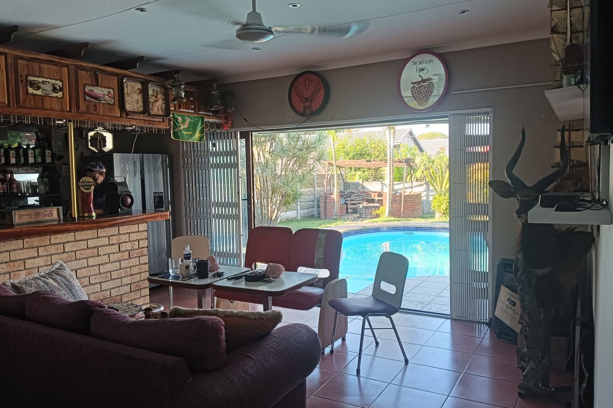 Spacious 4 Bedroom Family Home - Photo 2