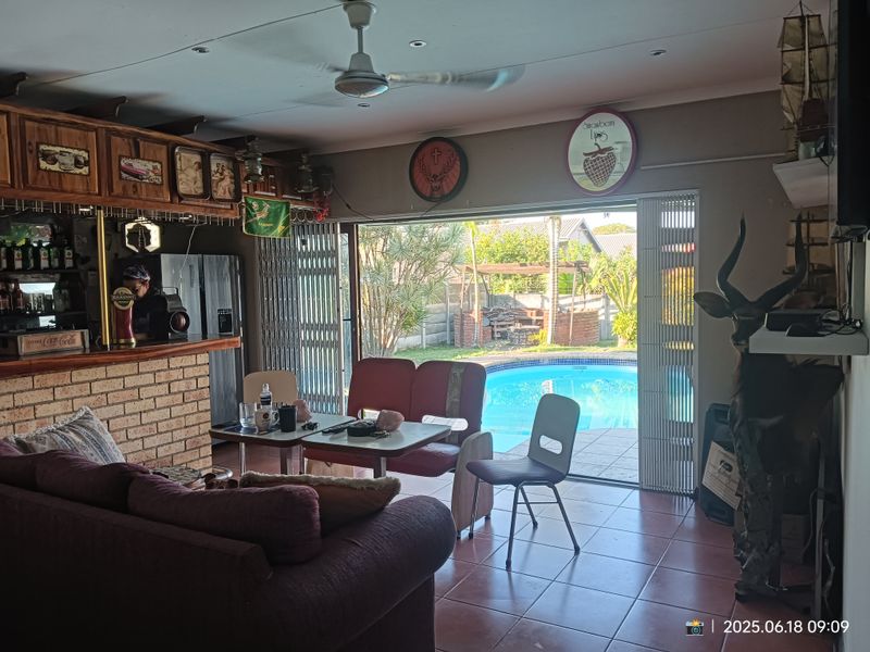 Spacious 4 Bedroom Family Home - Photo 2