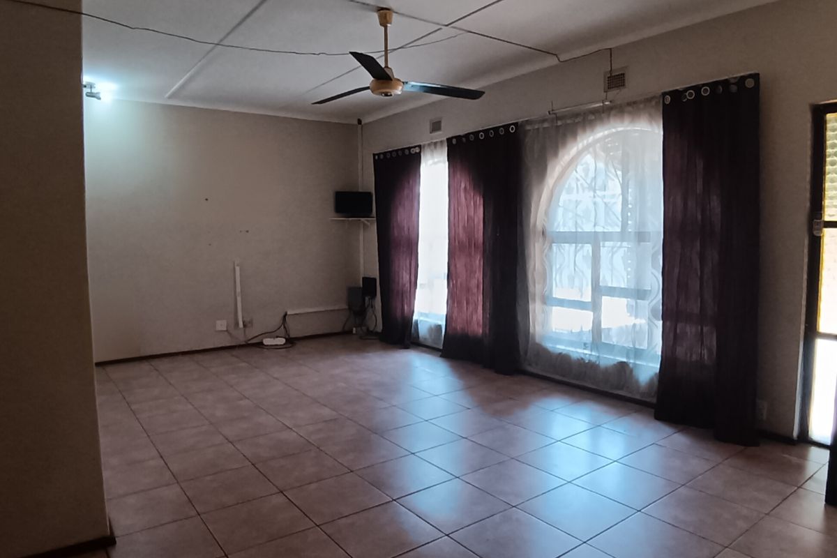 3 Bedroom House In Veld-en-Vlei - Photo 2