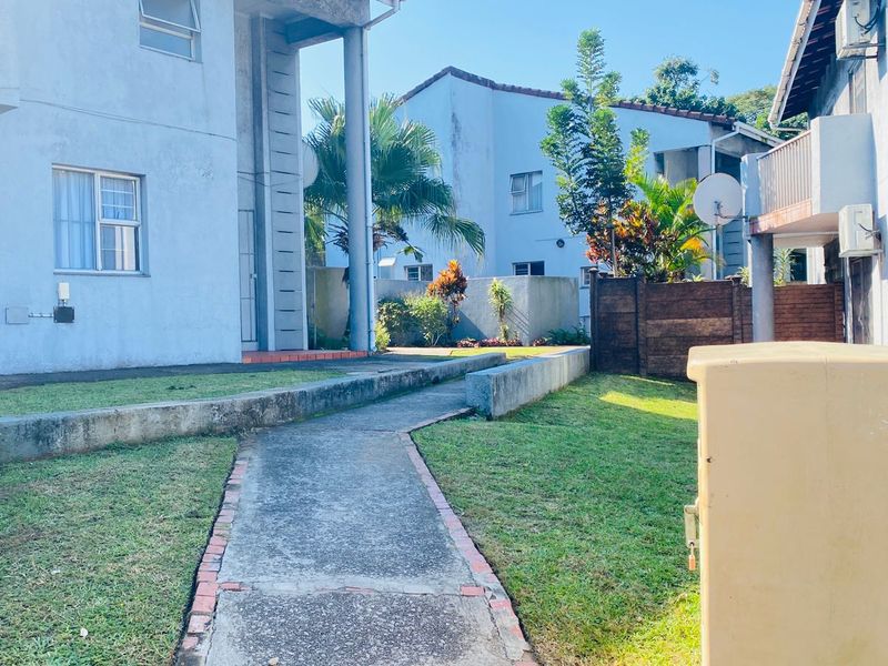 NEAT AND WELL-MAINTAINED DUPLEX IN ARBORETUM - Photo 10