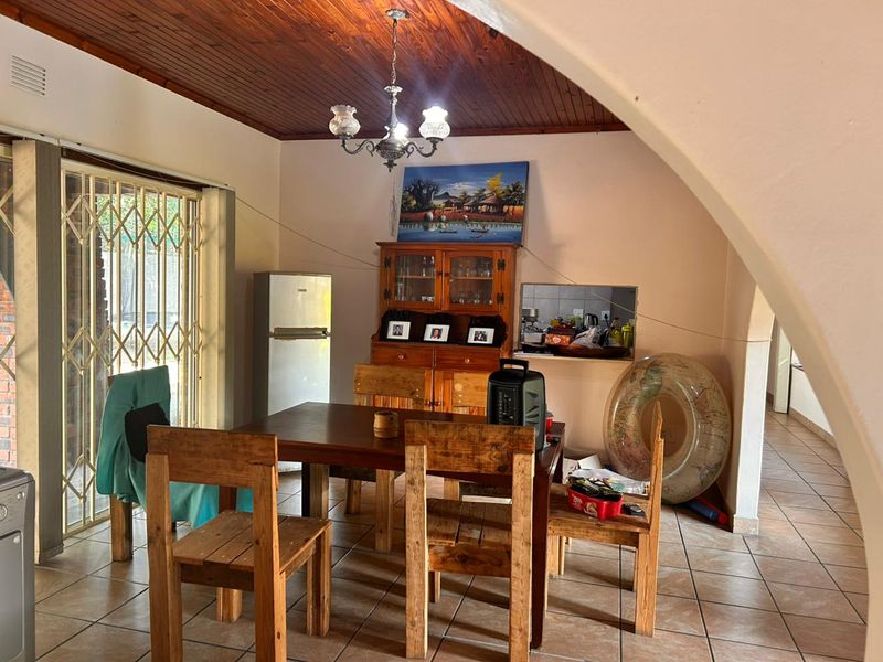Welcome to this outstanding and exceptionally spacious 9-bedroom residence - Photo 6