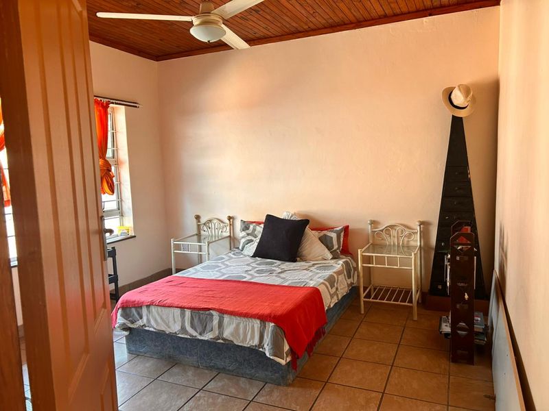 Welcome to this outstanding and exceptionally spacious 9-bedroom residence - Photo 7