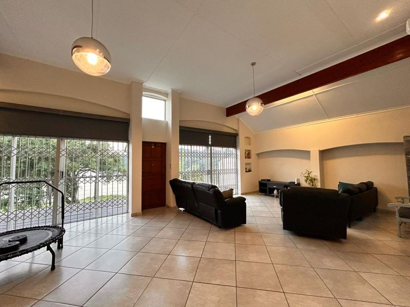 4 Bedroom Town House in Meer En See - Photo 6