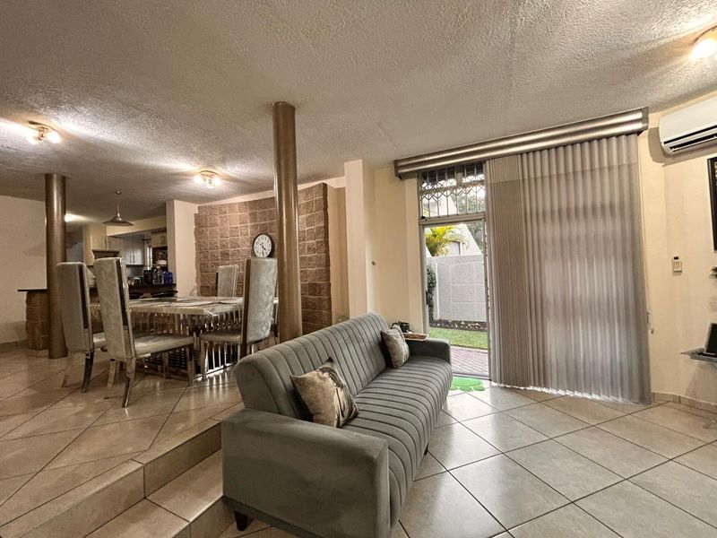 4 Bedroom Town House in Meer En See - Photo 8