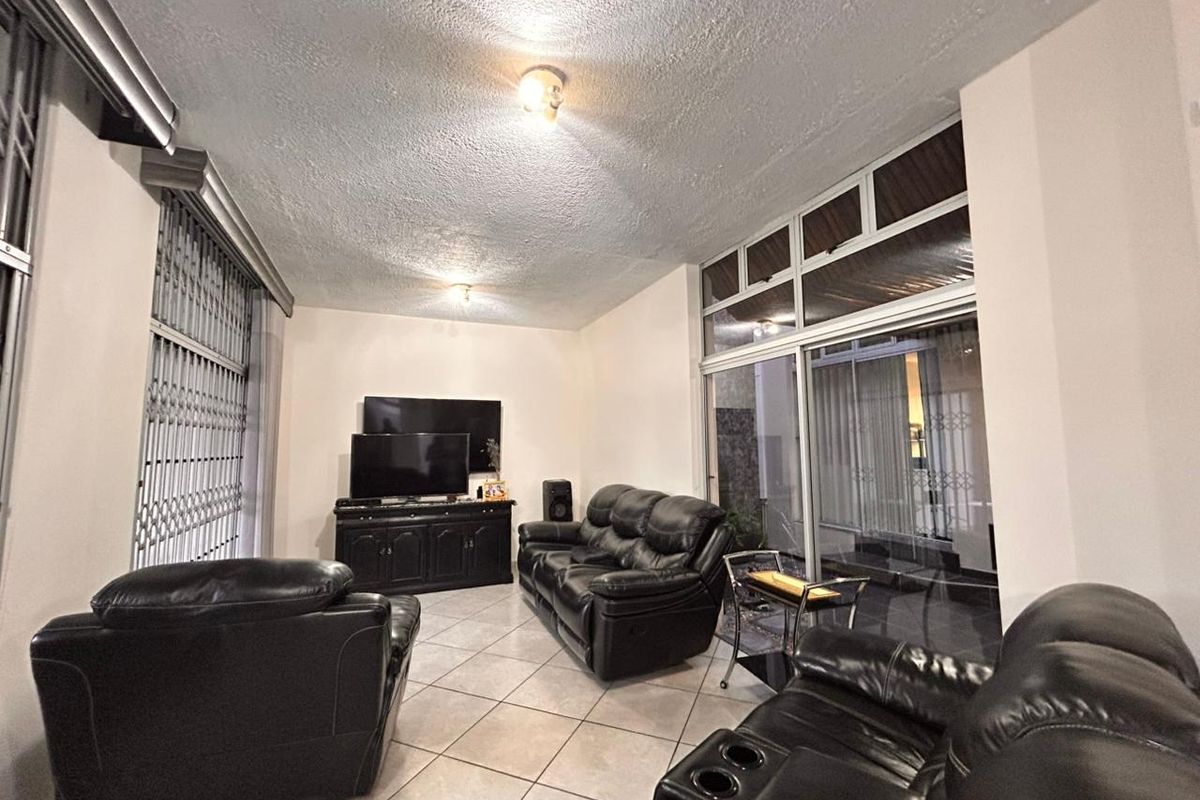 4 Bedroom Town House in Meer En See - Photo 5