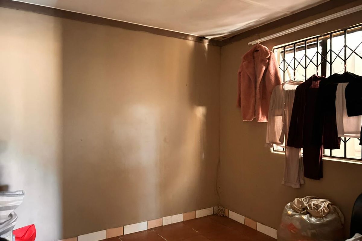 Prime Investment Opportunity with 6 Bedroom Income Generating Property - Photo 3