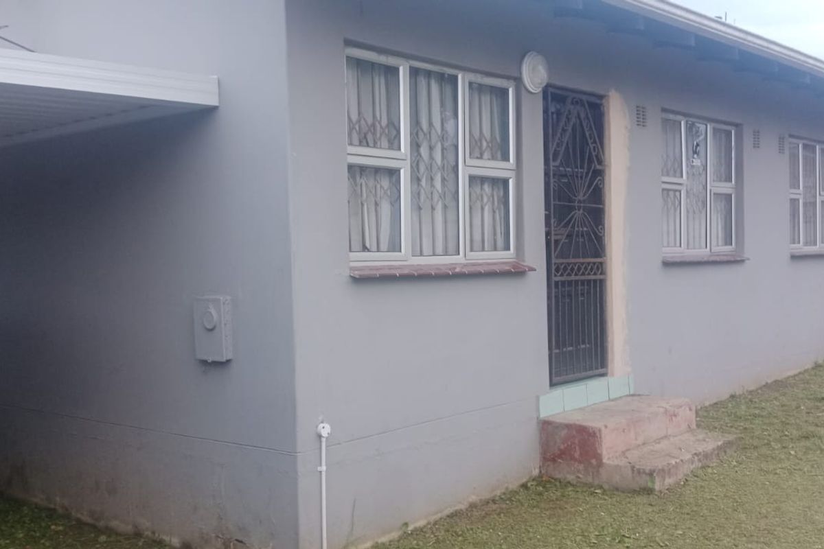 A Place to Call Home: Spacious 3-Bedroom Living in Esikhawini - Photo 2