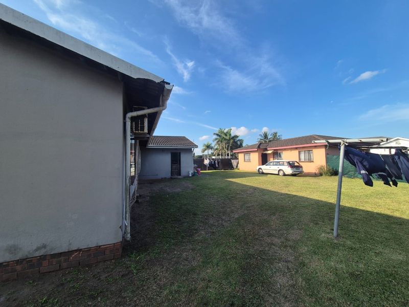 please add, granny fla.t 2nd house 3 bedrooms, 1 bathroom, open plan kitchen and lounge Spacious Pro - Photo 3