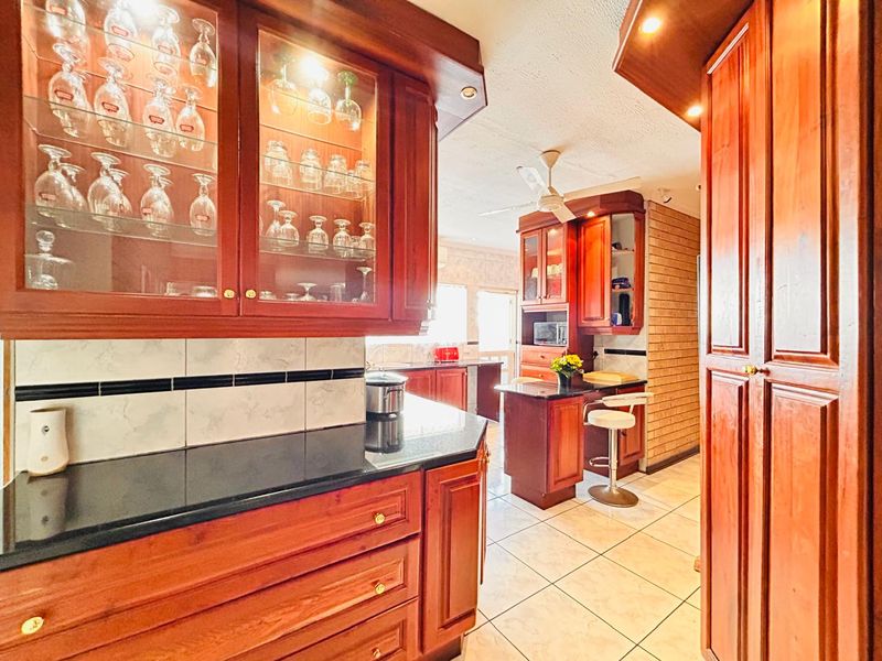 Beautiful Family Home for Sale in Meer En See - Photo 6