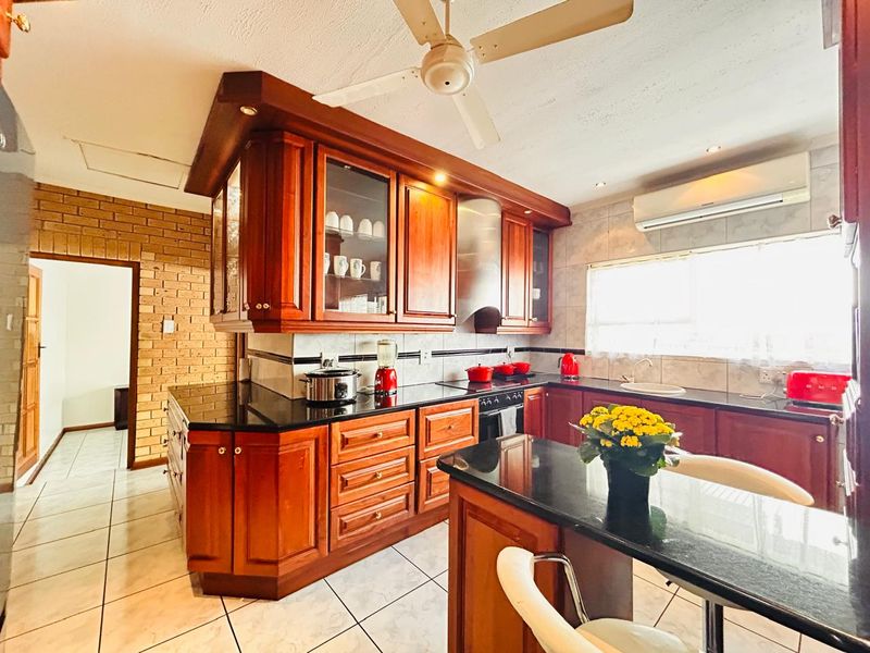 Beautiful Family Home for Sale in Meer En See - Photo 4