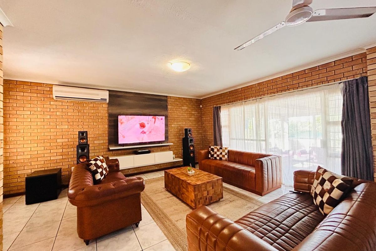 Beautiful Family Home for Sale in Meer En See - Photo 2