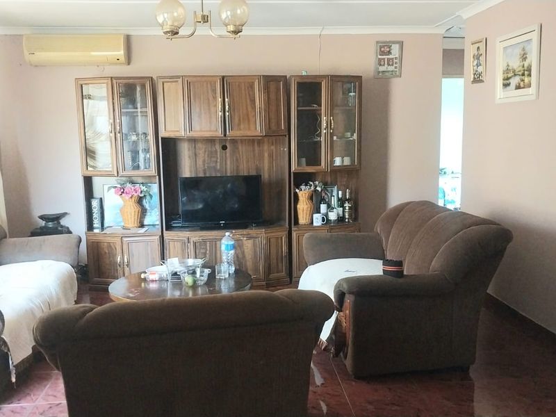 3 Bedroom House for Sale in Mtubatuba - Photo 2