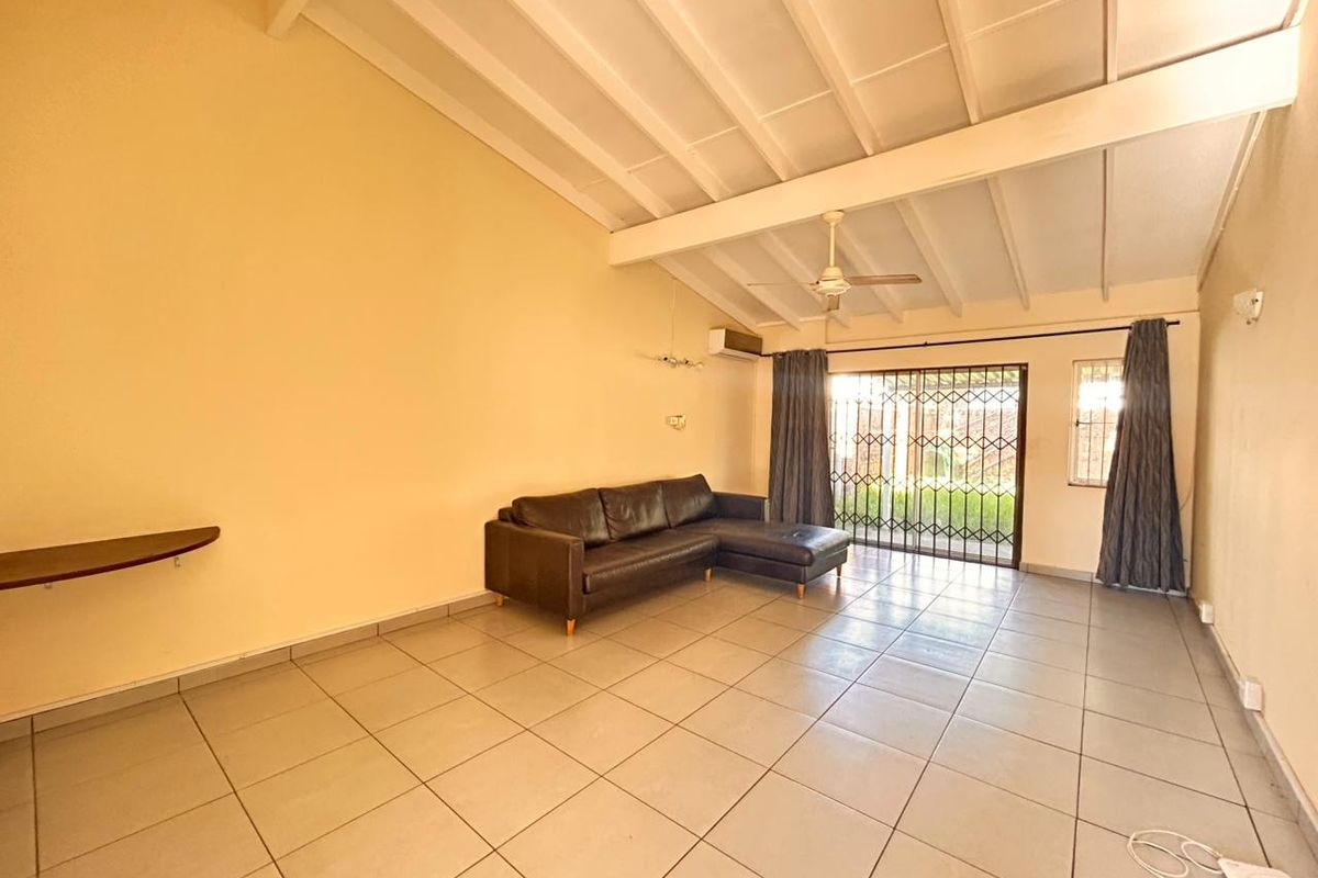 🏡 Charming 2-Bedroom Townhouse for Sale in Meer En See - Photo 5